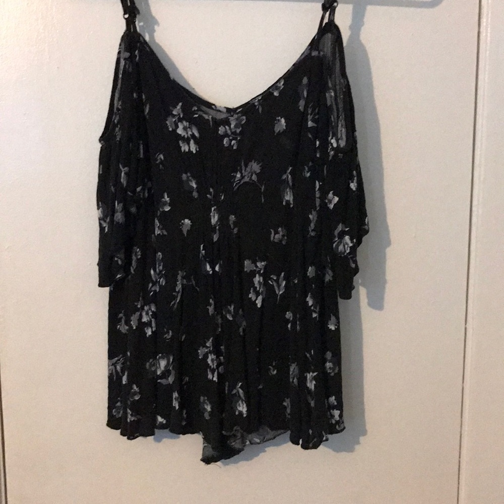 Cold shoulder top